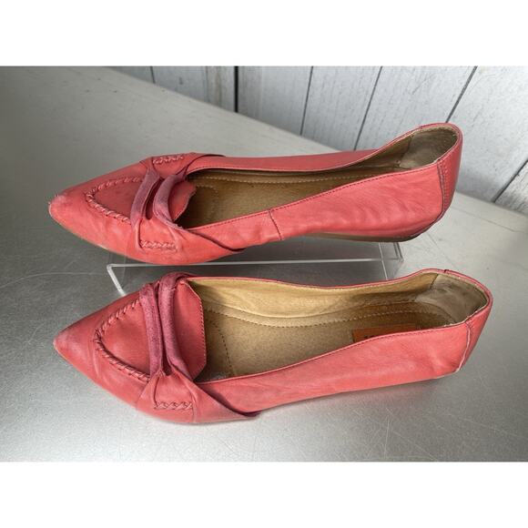 Miz Mooz Pointed Tor Flats Womens Red Leather Slip On Shoes Distressed Size 7 - Picture 1 of 6